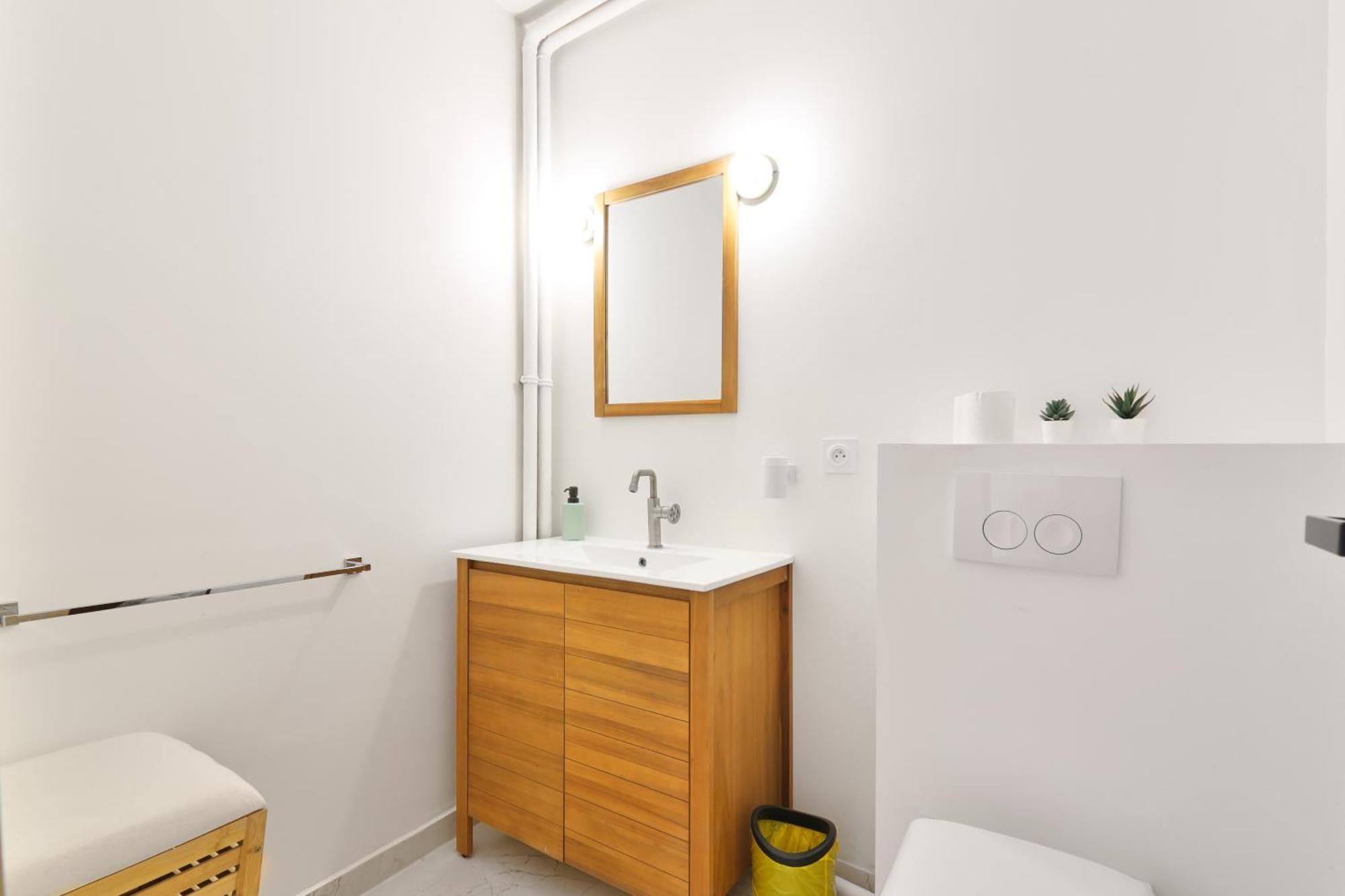 Appartement Quartier Canal Saint Martin Free Netflix Париж Екстериор снимка